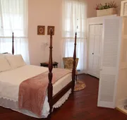 Riverboat Bed & Breakfast hotel detail image 7
