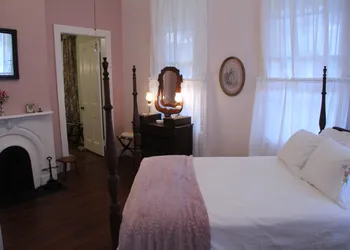 Riverboat Bed & Breakfast hotel thumbnail 8