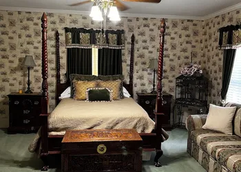 Commodore Bed and Breakfast hotel thumbnail 4