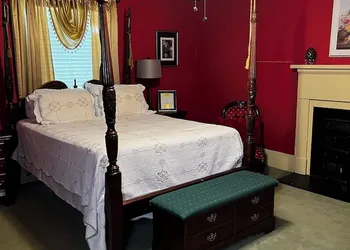Commodore Bed and Breakfast hotel thumbnail 5