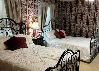 Commodore Bed and Breakfast hotel thumbnail 7