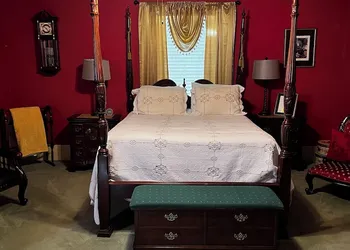 Commodore Bed and Breakfast hotel thumbnail 8