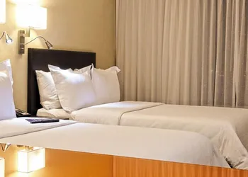 Fiesta Inn Express Perinorte hotel thumbnail 8