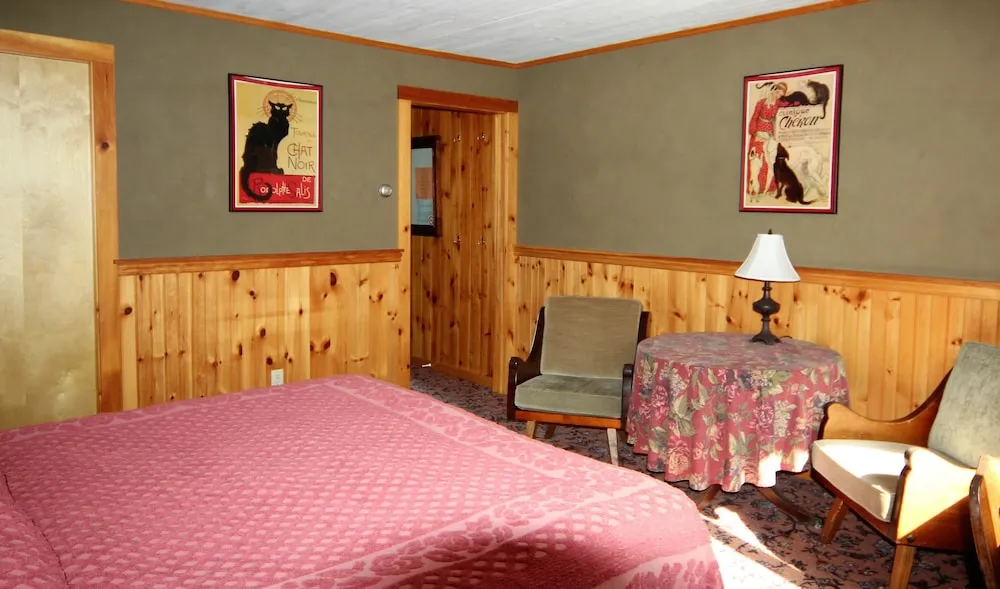 Blue Gentian Lodge at Magic Mountain hotel detail image 2