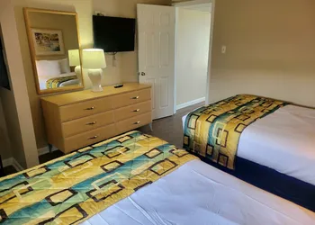 Water's Edge Ocean Resort hotel thumbnail 3