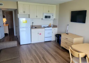 Water's Edge Ocean Resort hotel thumbnail 4