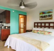 Sun Dek Beach House hotel detail image 3