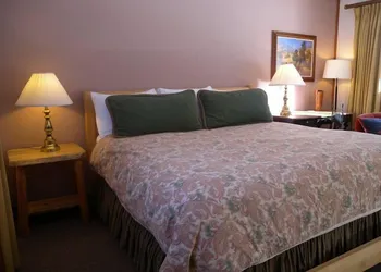 Redstone Cliffs Lodge hotel thumbnail 6
