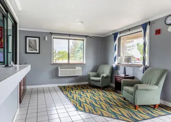 Super Inn by OYO Lansing MI hotel thumbnail 4