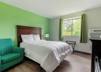 Super Inn by OYO Lansing MI hotel thumbnail 6