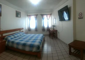 Hotel Monarca hotel thumbnail 3