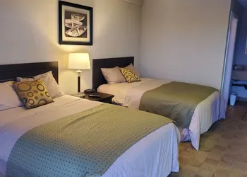 Shoreside Inn & Suites hotel thumbnail 5