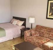 Shoreside Inn & Suites hotel detail image 7