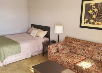 Shoreside Inn & Suites hotel thumbnail 7