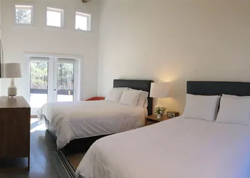 The Hampton Maid hotel thumbnail 6