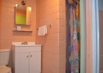 Admiral Motel hotel thumbnail 3