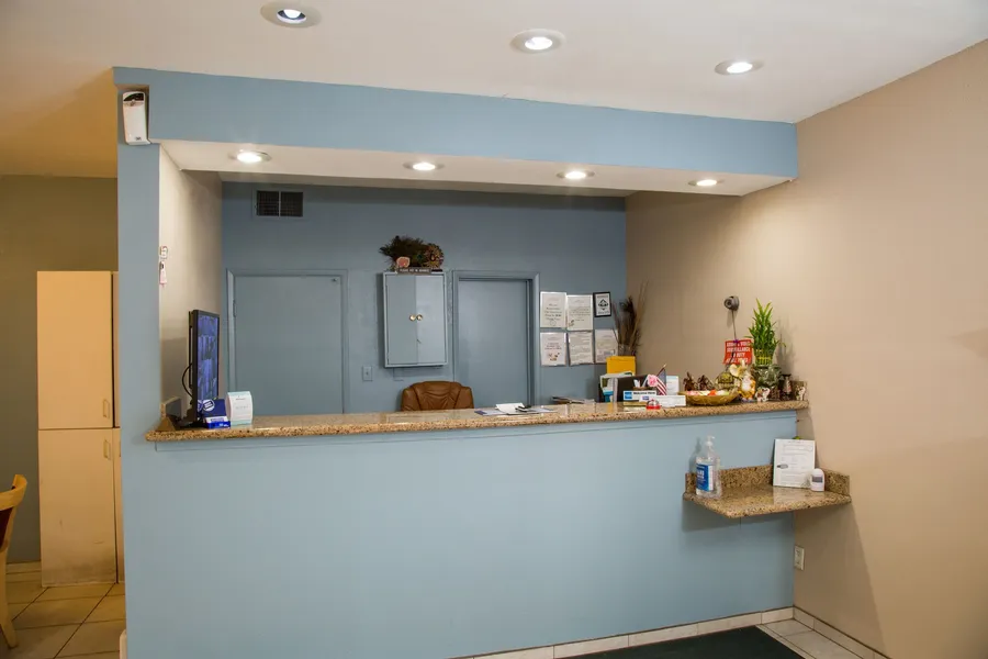 Townhouse Inn & Suites hotel detail image 2
