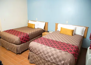 Townhouse Inn & Suites hotel thumbnail 6