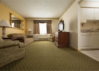 Villa Roma Resort and Conference Center hotel thumbnail 8
