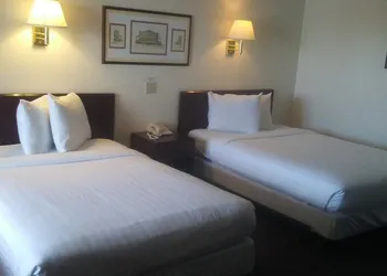 Sunshine Motel hotel thumbnail 7