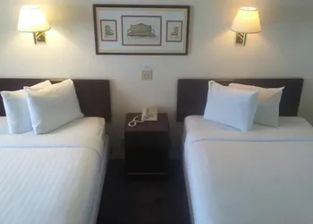 Sunshine Motel hotel thumbnail 8
