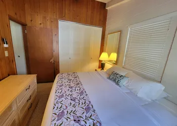 Tropical Resort & Marina on Lake Beresford hotel thumbnail 3