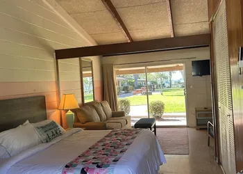 Tropical Resort & Marina on Lake Beresford hotel thumbnail 5