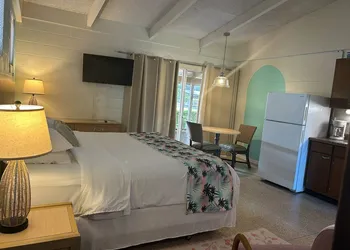 Tropical Resort & Marina on Lake Beresford hotel thumbnail 8