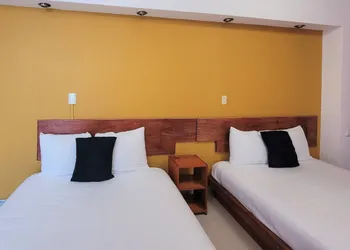 Hotel Dulce Luna hotel thumbnail 8