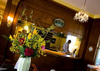 The Colony Hotel hotel thumbnail 3
