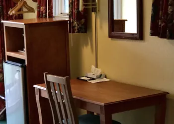 Swiss Chalets Village Inn hotel thumbnail 6