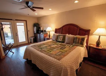 Beeline Guest House hotel thumbnail 4
