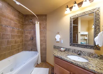 Icicle Village Resort hotel thumbnail 7