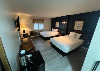 Webb's Year Round Resort hotel thumbnail 6