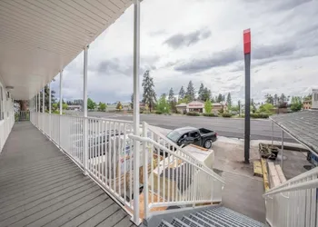Budget Inn Bend hotel thumbnail 2