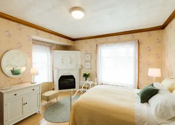 Honeybee Inn Bed & Breakfast hotel thumbnail 6