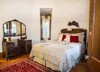 Sugar Magnolia Bed & Breakfast hotel thumbnail 2
