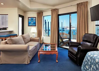 Seaport Village Inn Avalon hotel thumbnail 7