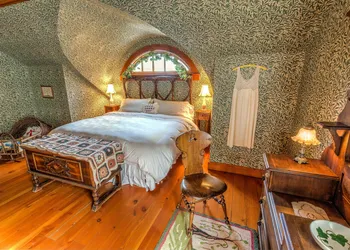 Round Barn Farm B & B Event Center hotel thumbnail 2