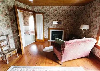 Round Barn Farm B & B Event Center hotel thumbnail 3