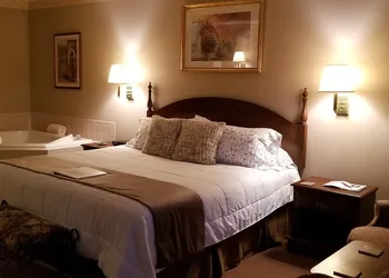 Evening Shade Inn hotel thumbnail 8