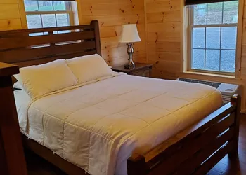 Single Island Shores hotel thumbnail 3