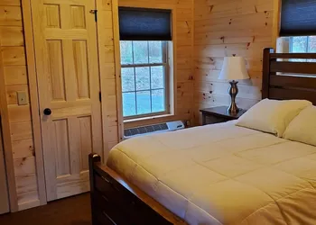 Single Island Shores hotel thumbnail 4