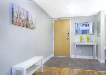 King Suites Downtown Vancouver hotel thumbnail 7