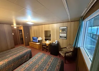 Airport Chalet hotel thumbnail 7