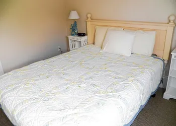 Coast Village Inn & Cottages hotel thumbnail 6