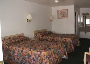 camlot inn motel hotel thumbnail 8