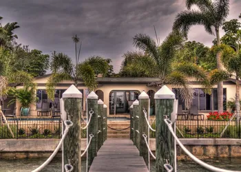 Pasa Tiempo Private Waterfront Resort - Adults Only hotel thumbnail 3