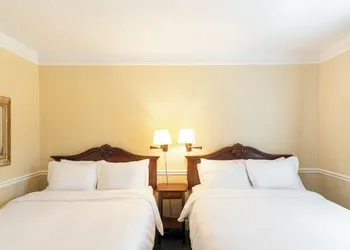 Lake Lure Inn & Spa hotel thumbnail 3
