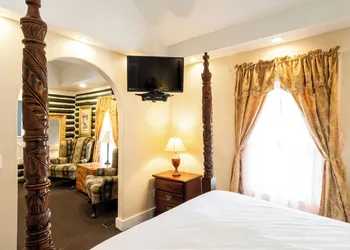 Lake Lure Inn & Spa hotel thumbnail 8